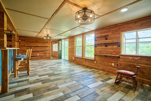 330 Robin Hood Ln, Hardy, AR 72542