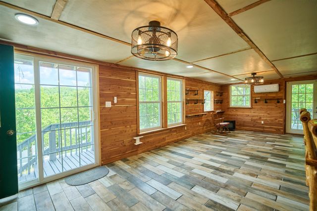 330 Robin Hood Ln, Hardy, AR 72542