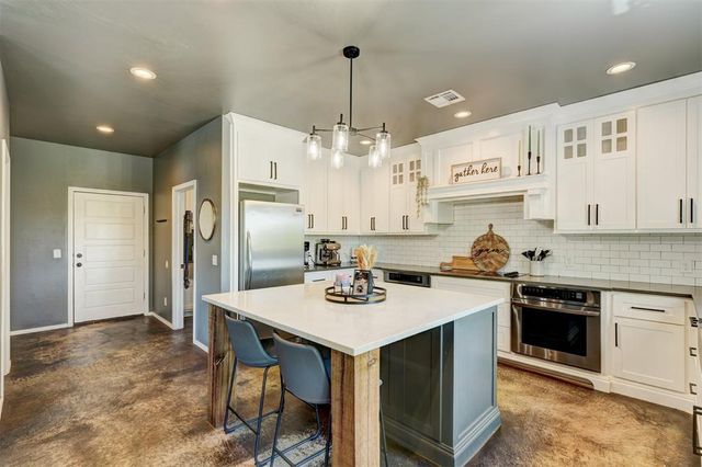 17400 Pantera Avenue, Choctaw, OK 73020