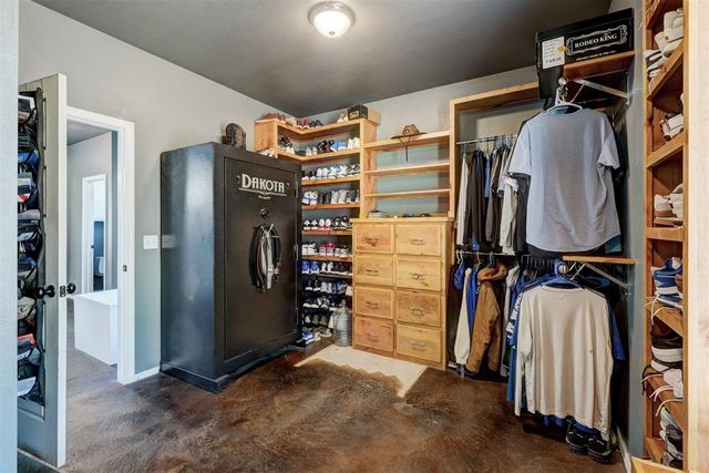 17400 Pantera Avenue, Choctaw, OK 73020