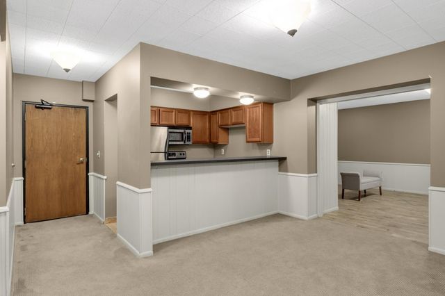 2727 W 43rd Street 206, Minneapolis, MN 55410