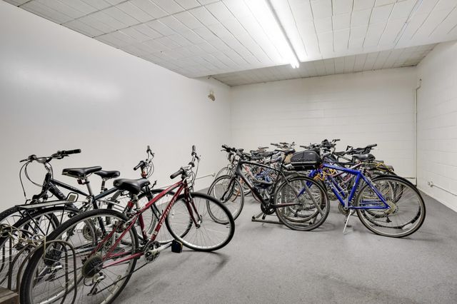 2727 W 43rd Street 206, Minneapolis, MN 55410