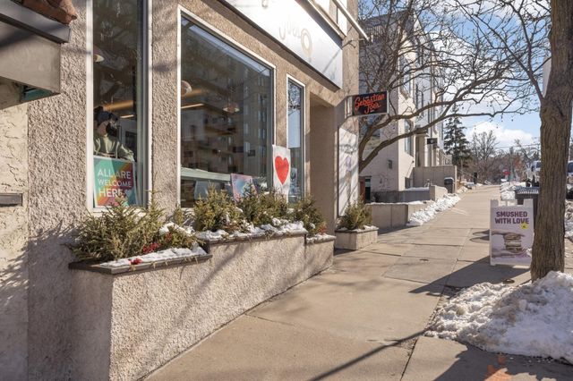 2727 W 43rd Street 206, Minneapolis, MN 55410