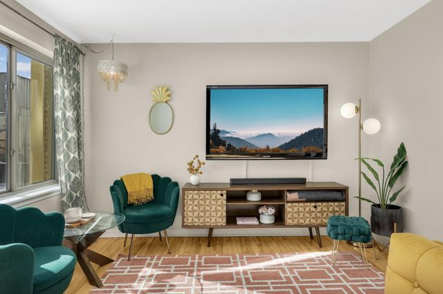 2727 W 43rd Street 206, Minneapolis, MN 55410