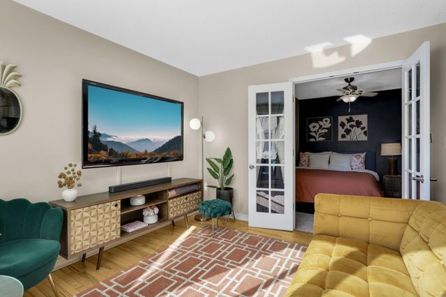 2727 W 43rd Street 206, Minneapolis, MN 55410