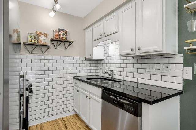 2727 W 43rd Street 206, Minneapolis, MN 55410