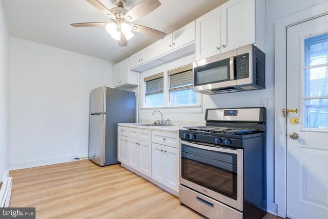 148 E HOLLY AVE, Pitman, NJ 08071