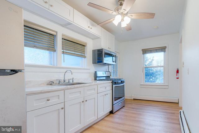 148 E HOLLY AVE, Pitman, NJ 08071