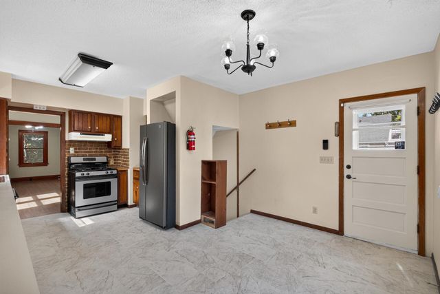 4242 Thomas Avenue N, Minneapolis, MN 55412