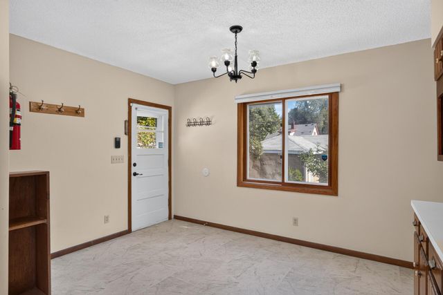 4242 Thomas Avenue N, Minneapolis, MN 55412