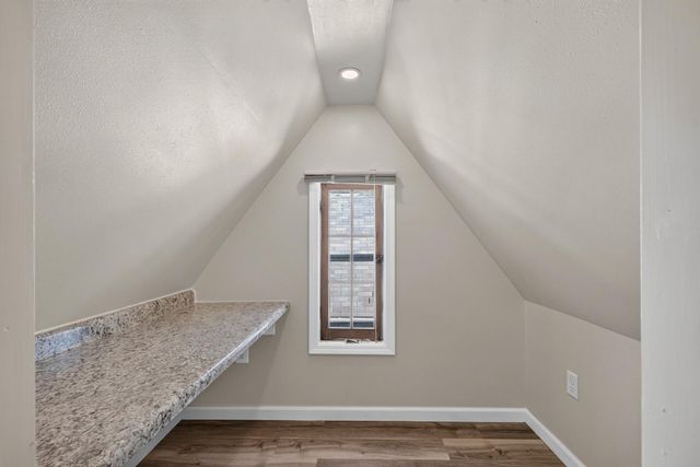 4242 Thomas Avenue N, Minneapolis, MN 55412