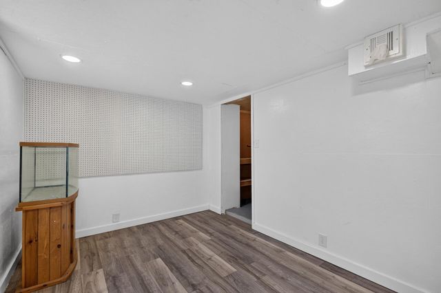 4242 Thomas Avenue N, Minneapolis, MN 55412