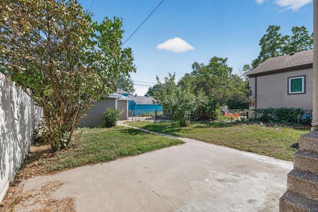 4242 Thomas Avenue N, Minneapolis, MN 55412
