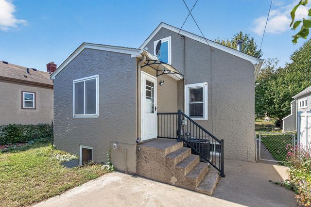 4242 Thomas Avenue N, Minneapolis, MN 55412