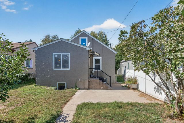 4242 Thomas Avenue N, Minneapolis, MN 55412