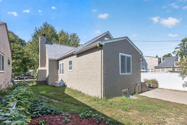 4242 Thomas Avenue N, Minneapolis, MN 55412