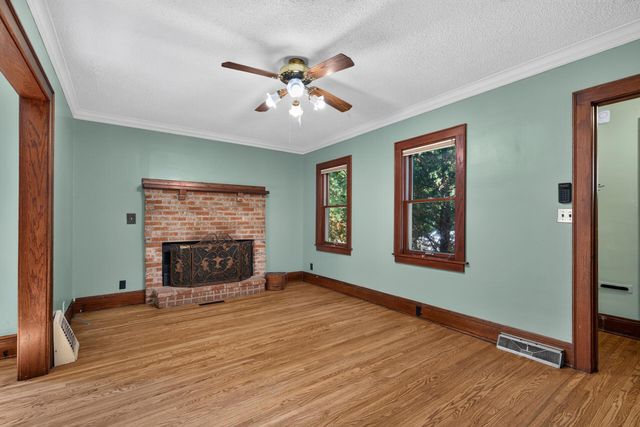 4242 Thomas Avenue N, Minneapolis, MN 55412