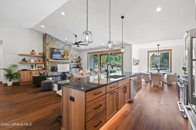 43 Osprey Ln, Sandpoint, ID 83864