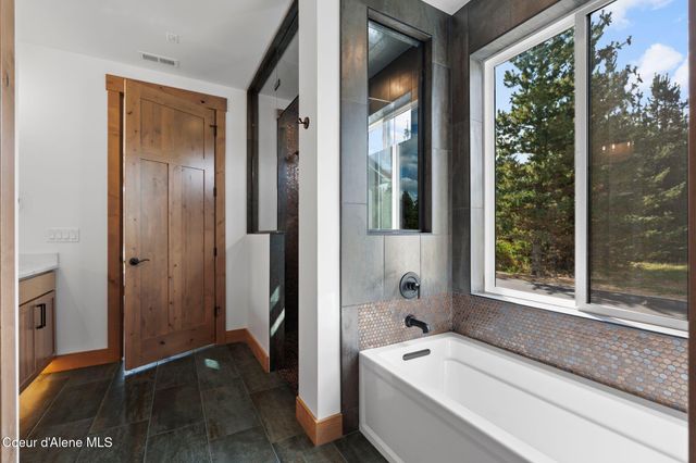 43 Osprey Ln, Sandpoint, ID 83864