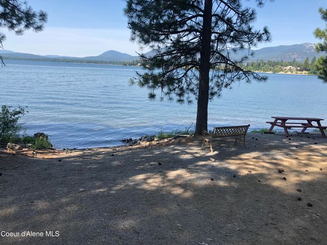 43 Osprey Ln, Sandpoint, ID 83864