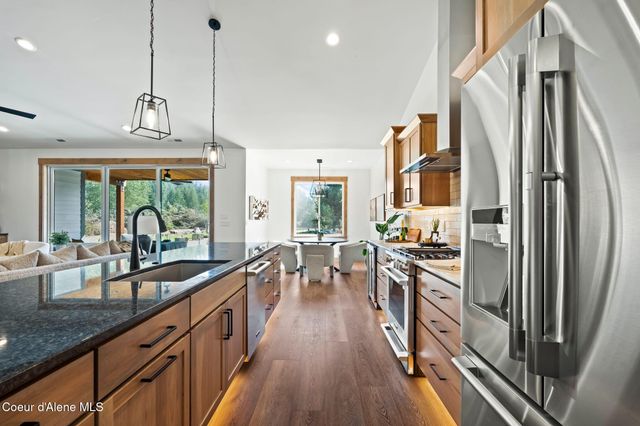 43 Osprey Ln, Sandpoint, ID 83864