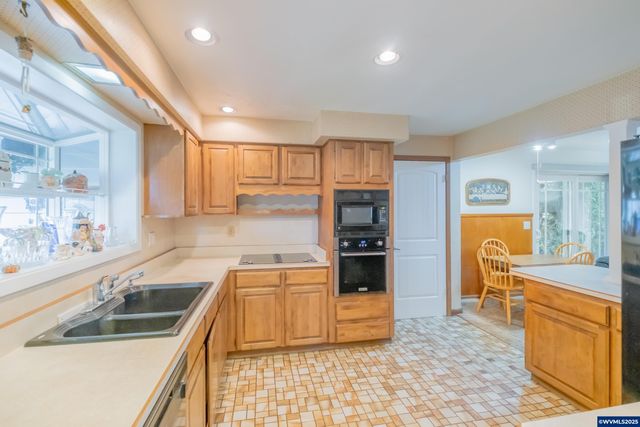 4433 41st Av NE, Salem, OR 97305