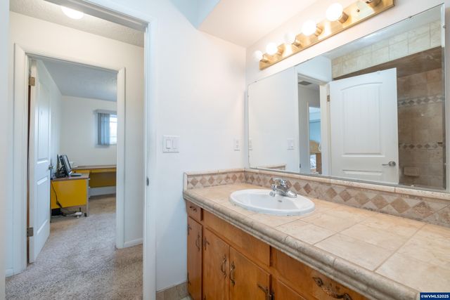 4433 41st Av NE, Salem, OR 97305