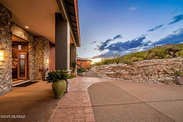 5231 N Winnetka Court, Tucson, AZ 85749