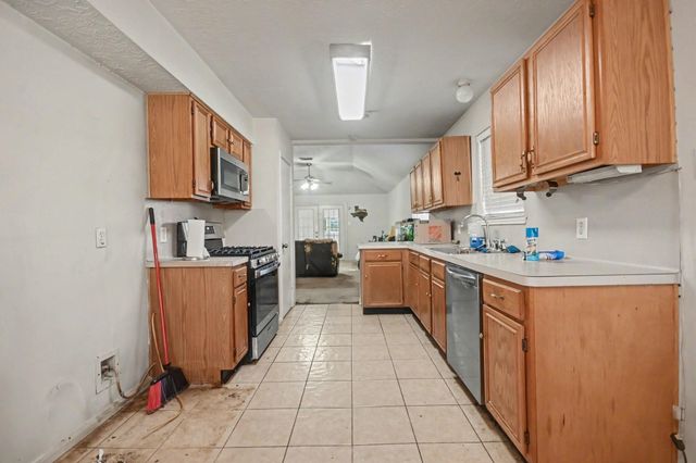 2914 Overland Trail, Dickinson, TX 77539