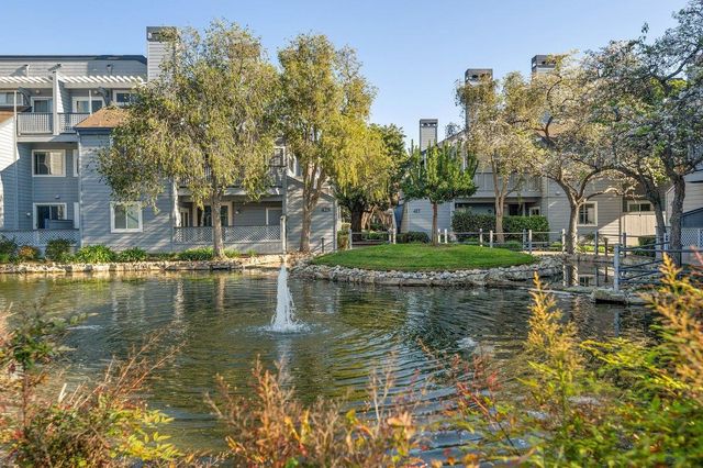 453 Cork Harbour Circle E, Redwood City, CA 94065