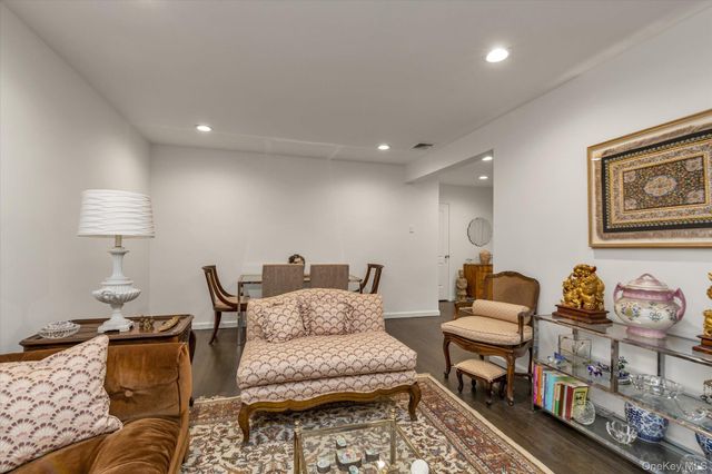 1203 E Broadway G22, Hewlett, NY 11557