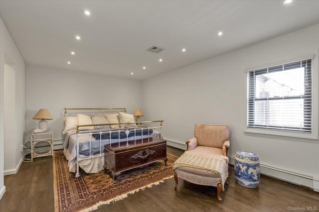 1203 E Broadway G22, Hewlett, NY 11557