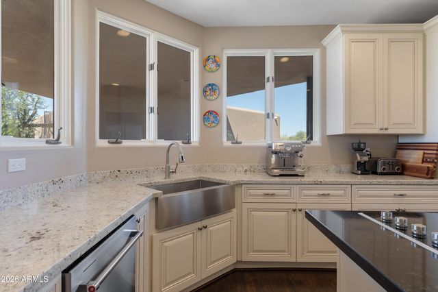 8510 E DYNAMITE Boulevard, Scottsdale, AZ 85266