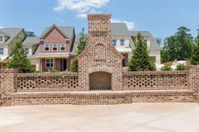 26 Lochurst Lane, Roswell, GA 30076