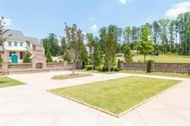 26 Lochurst Lane, Roswell, GA 30076