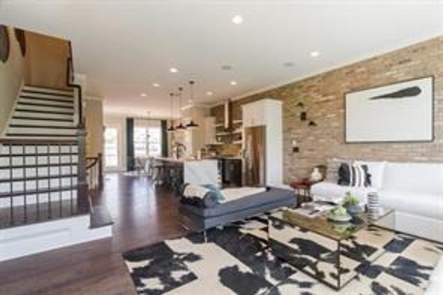 26 Lochurst Lane, Roswell, GA 30076