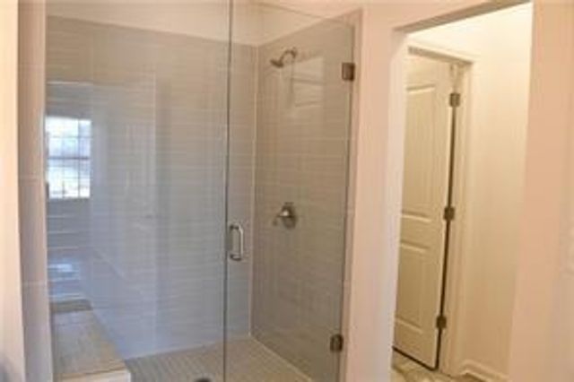 26 Lochurst Lane, Roswell, GA 30076