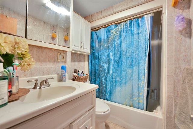 108 Phillips Ave, New Bedford, MA 02746