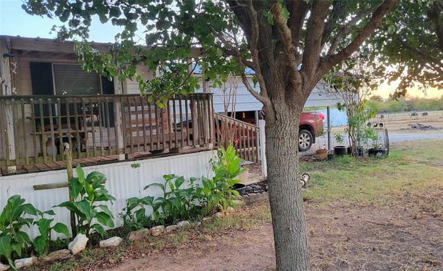 806 N Fm 1752, Savoy, TX 75479