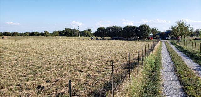 806 N Fm 1752, Savoy, TX 75479