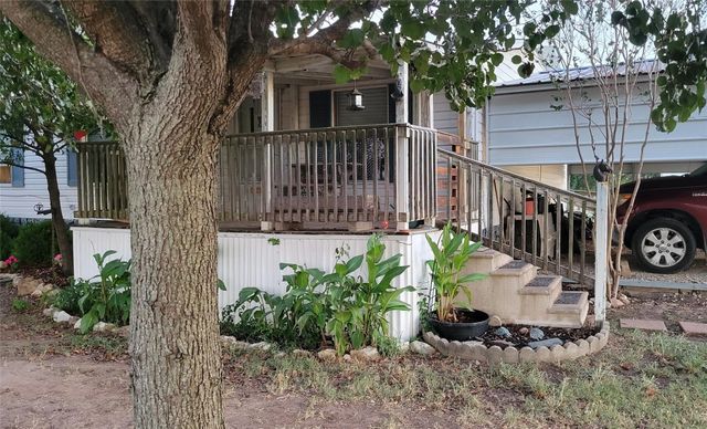 806 N Fm 1752, Savoy, TX 75479