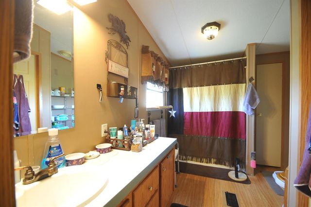 806 N Fm 1752, Savoy, TX 75479
