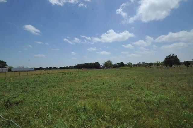 806 N Fm 1752, Savoy, TX 75479