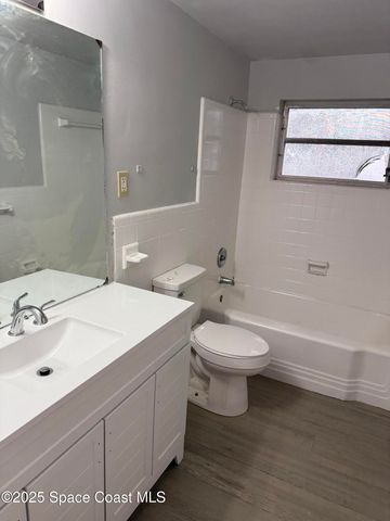 14 S Hilltop Drive, Titusville, FL 32796