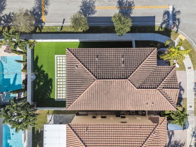 8894 W 34th Avenue, Hialeah, FL 33018