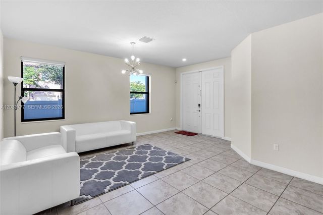 8894 W 34th Avenue, Hialeah, FL 33018