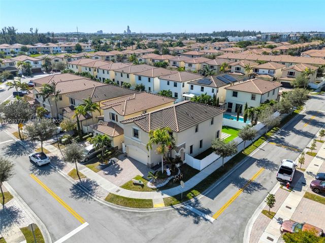 8894 W 34th Avenue, Hialeah, FL 33018