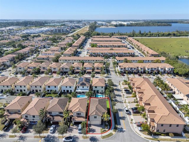 8894 W 34th Avenue, Hialeah, FL 33018