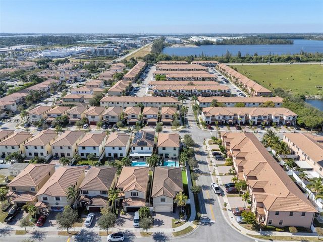 8894 W 34th Avenue, Hialeah, FL 33018