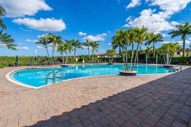 8894 W 34th Avenue, Hialeah, FL 33018